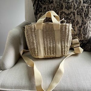 Small Montauk tote in straw with crossbody strap